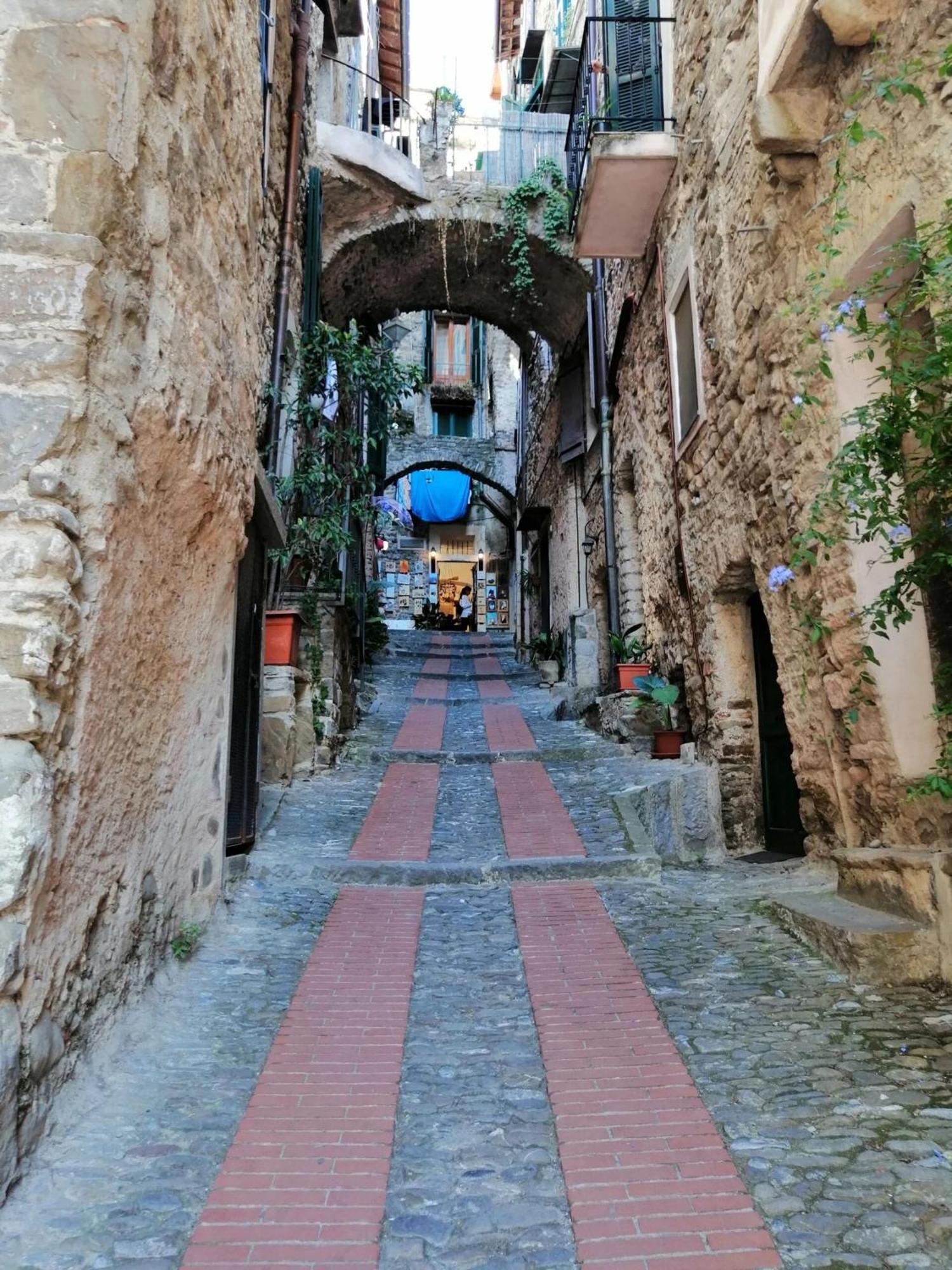 Stecado Caste - Dimora Storica Nel Cuore Del Paese Dolceacqua Luaran gambar