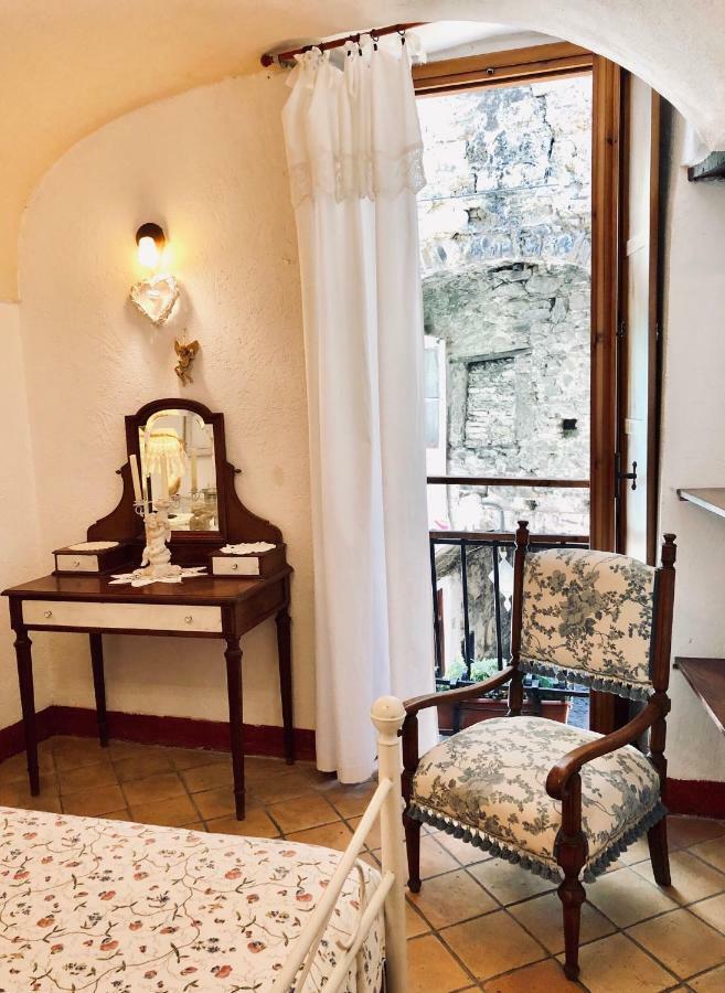 Stecado Caste - Dimora Storica Nel Cuore Del Paese Dolceacqua Luaran gambar